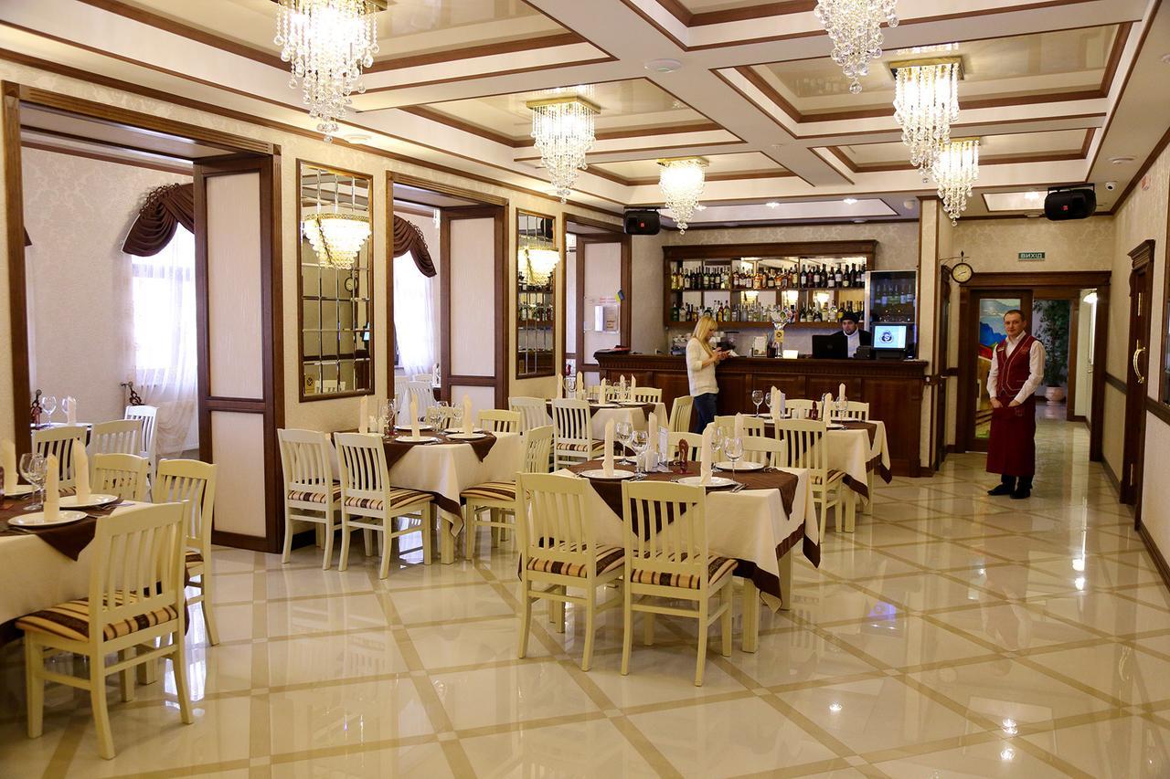 Best Hotel And Restaurant Complex Дунаївці Екстер'єр фото