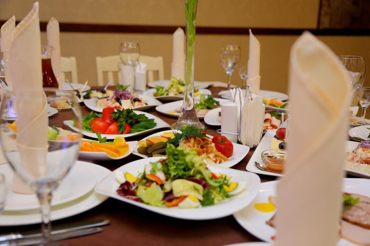 Best Hotel And Restaurant Complex Дунаївці Екстер'єр фото