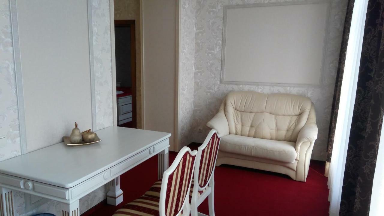 Best Hotel And Restaurant Complex Дунаївці Екстер'єр фото